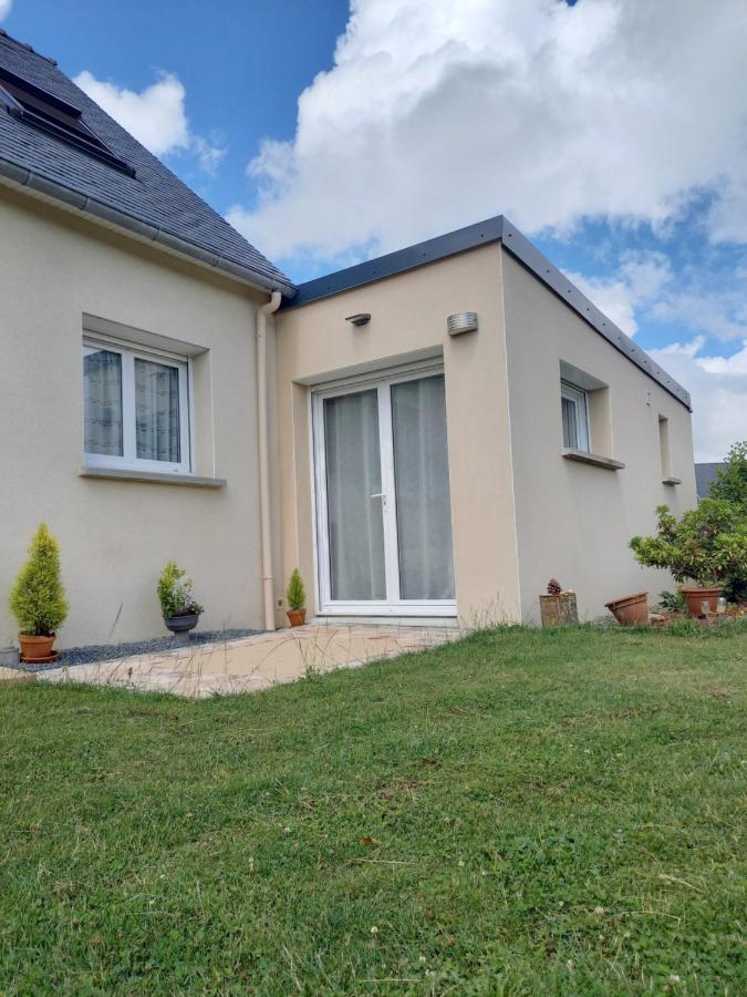Escale Chez Sylvie Et Regis Bed & Breakfast Mellac Bagian luar foto